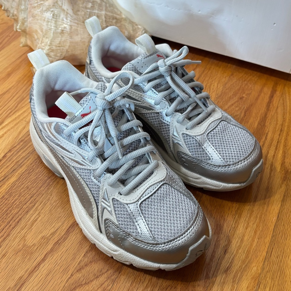 Puma Gray and Silver Women's Sneakers
